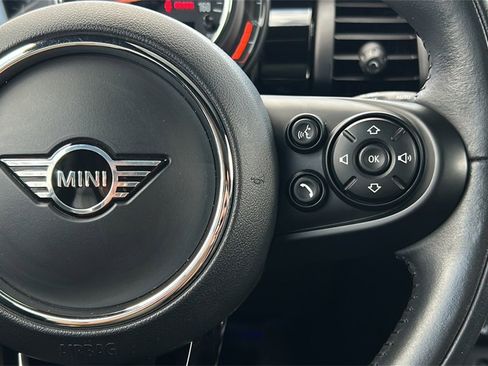 Used 2021 MINI Cooper 2-Door Hardtop image 26