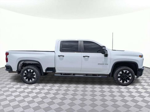Used 2020 Chevrolet Silverado 2500 Custom w/ Custom Value Package RWD image 2