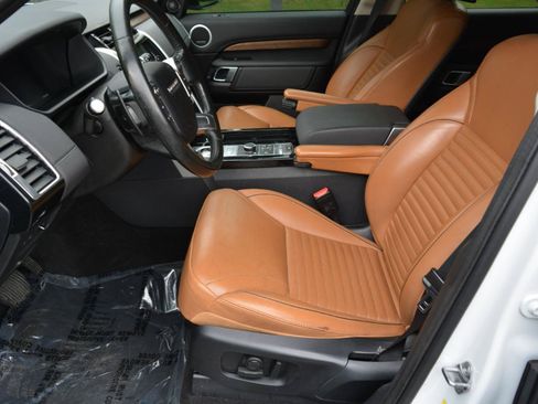 Used 2018 Land Rover Discovery HSE AWD/4WD image 11