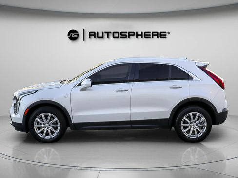 Used 2022 Cadillac XT4 Luxury w/ Cold Weather Package image 5