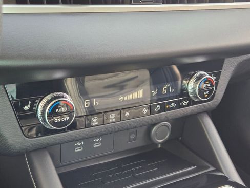 New 2025 Mitsubishi Outlander SE image 23