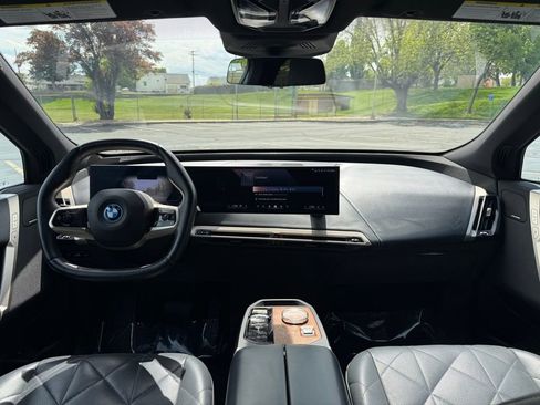 Used 2024 BMW iX xDrive50 w/ Premium Package AWD/4WD image 12