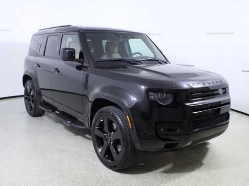 New 2026 Land Rover Defender 110 X-Dynamic SE image 3