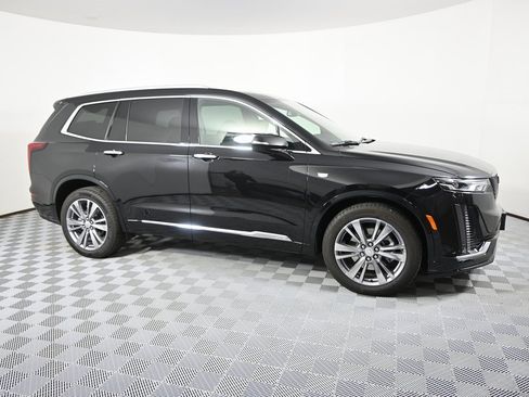 Used 2024 Cadillac XT6 Premium Luxury image 8