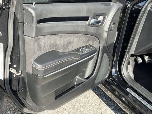 Used 2023 Chrysler 300 C image 7