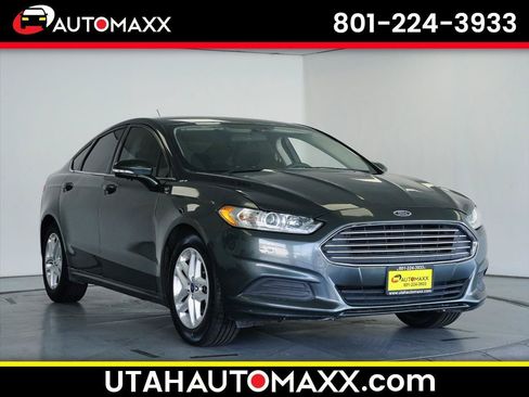 Used 2015 Ford Fusion SE FWD image 1