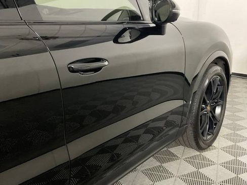 Used 2023 Porsche Cayenne S Platinum AWD/4WD image 7