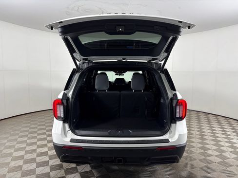 New 2026 Ford Explorer ST-Line RWD image 28