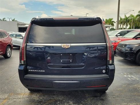 Used 2019 Cadillac Escalade Premium Luxury image 6