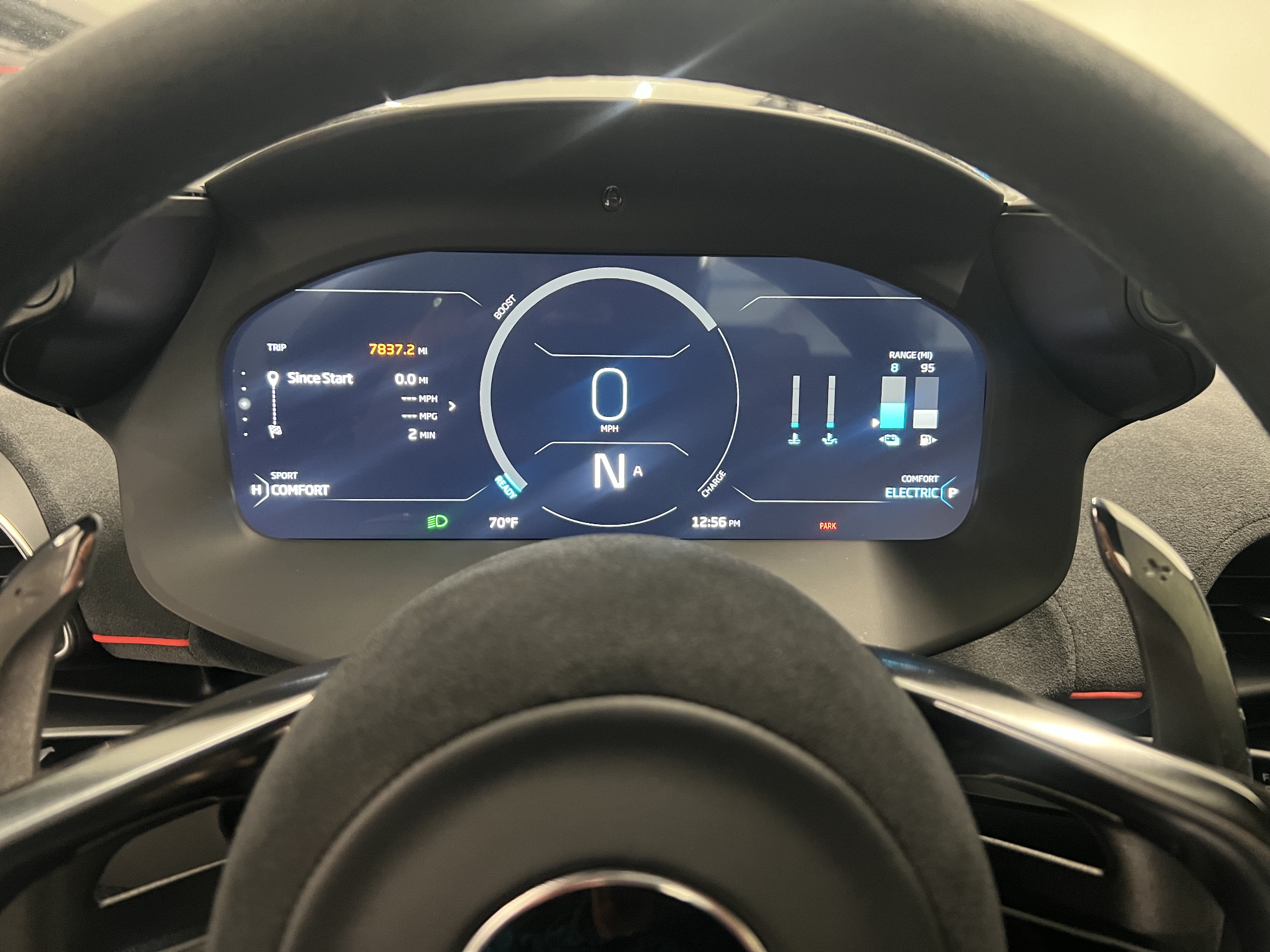 Used 2023 McLaren Artura RWD image 12