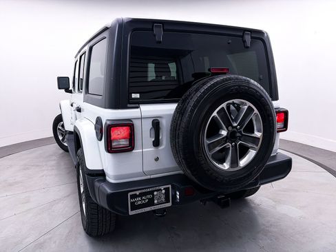 Used 2019 Jeep Wrangler Unlimited Sahara AWD/4WD image 7