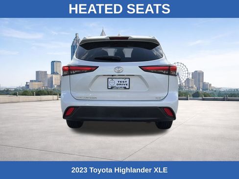 Used 2023 Toyota Highlander XLE image 4