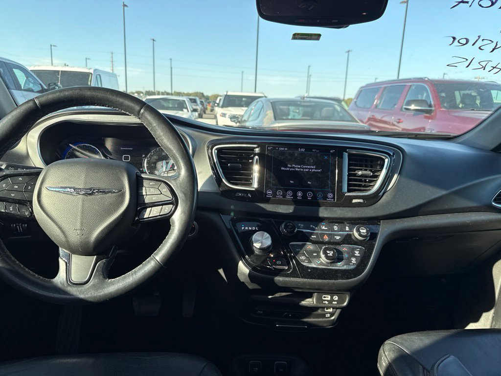 Used 2019 Chrysler Pacifica Touring-L Plus FWD image 10