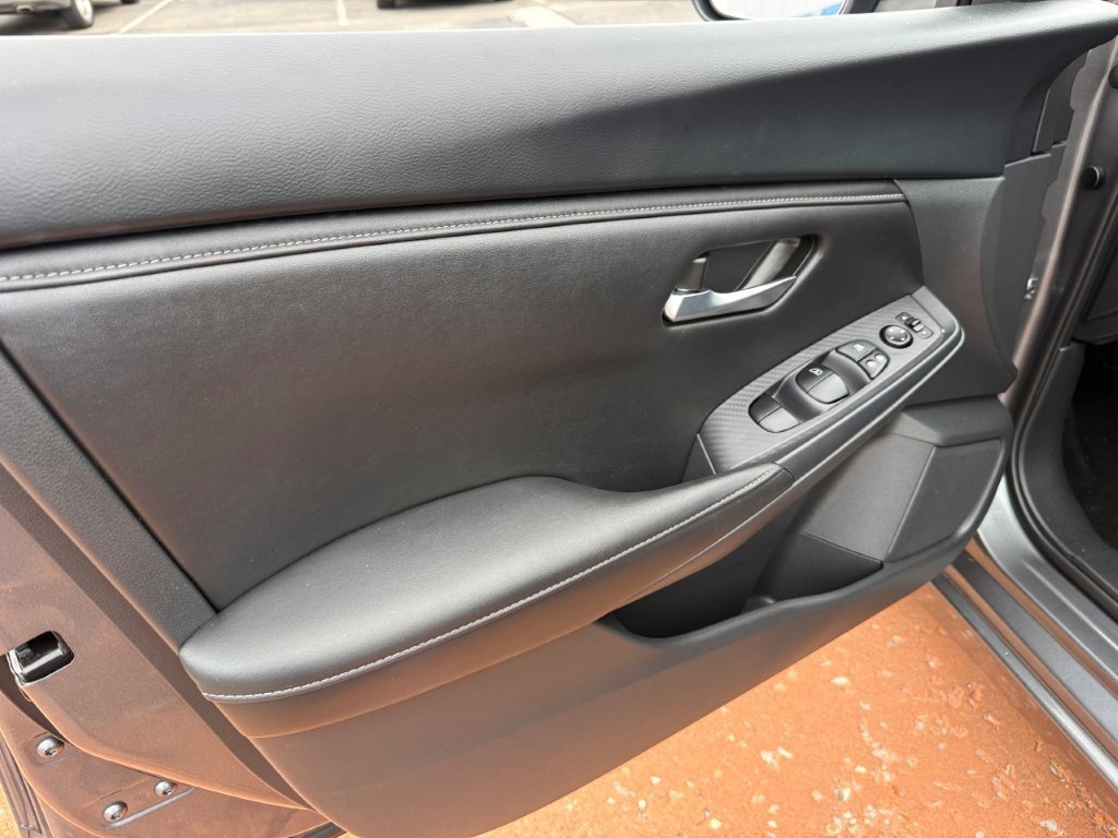 Used 2023 Nissan Sentra SV FWD image 9