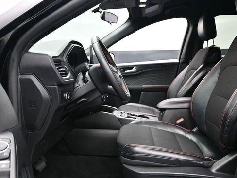 Used 2025 Ford Escape ST-Line AWD/4WD image 7