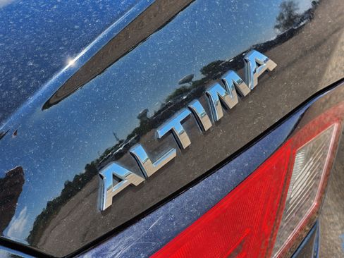 Used 2022 Nissan Altima 2.5 SV FWD image 8