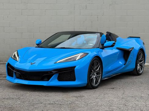 Used 2023 Chevrolet Corvette Z06 w/ Stealth Interior Trim Package RWD image 30