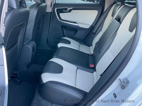 Used 2017 Volvo XC60 T6 Dynamic w/ Preferred Option Package image 9