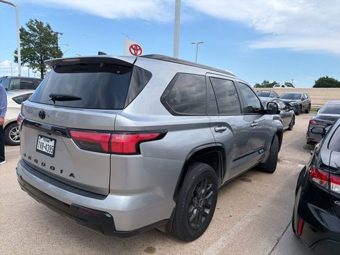 Used 2024 Toyota Sequoia Platinum AWD/4WD image 3