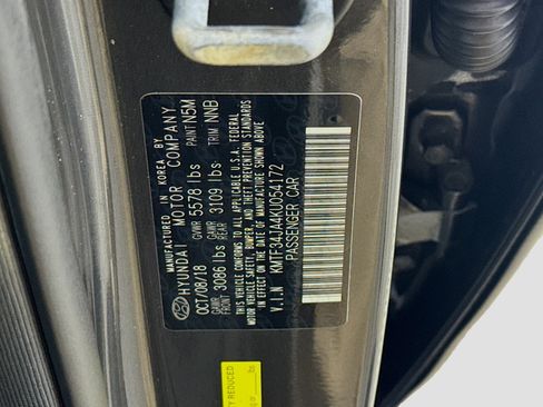 Used 2019 Genesis G90 3.3T Premium image 40