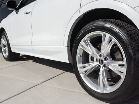 Certified 2023 Audi Q8 Premium Plus w/ Premium Plus Package image 30