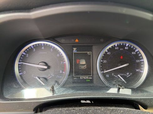 Used 2018 Toyota Highlander XLE image 7