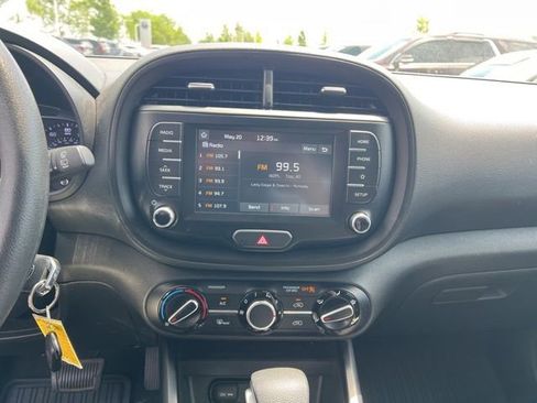 Certified 2021 Kia Soul LX FWD image 17