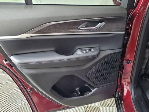 New 2025 Jeep Grand Cherokee Limited image 28