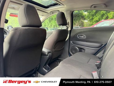 Used 2018 Honda HR-V EX image 5