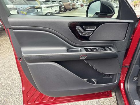 New 2026 Lincoln Aviator AWD image 19
