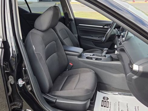 Used 2022 Nissan Altima 2.5 SV AWD/4WD image 15