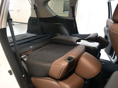 Used 2024 INFINITI QX80 Premium Select w/ Cargo Package image 76