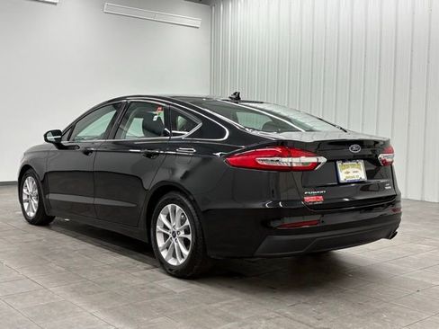 Used 2020 Ford Fusion SE image 4