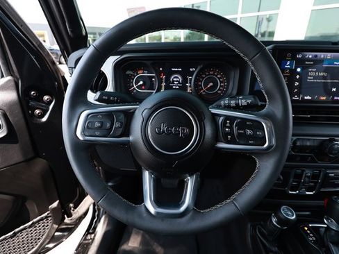 Certified 2025 Jeep Wrangler Unlimited Sahara AWD/4WD image 11