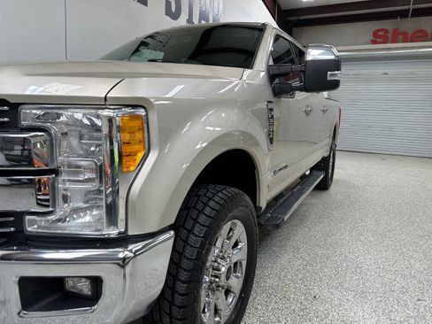 Used 2017 Ford F250 Lariat w/ Chrome Package image 10
