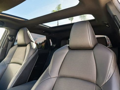 Used 2023 Toyota bZ4X Limited image 17