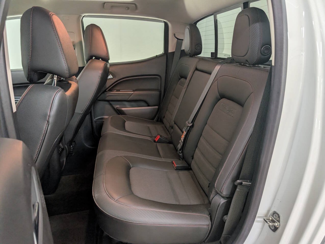 Used 2017 GMC Canyon SLE w/ All Terrain Package AWD/4WD image 15