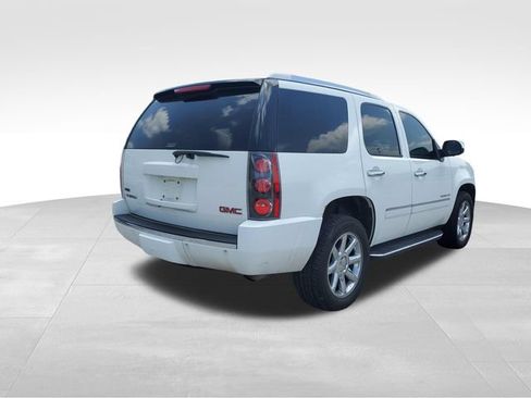 Used 2009 GMC Yukon Denali AWD/4WD image 4