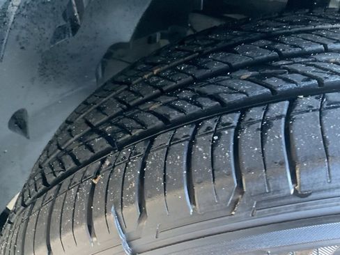 Used 2025 Nissan Pathfinder SL image 28