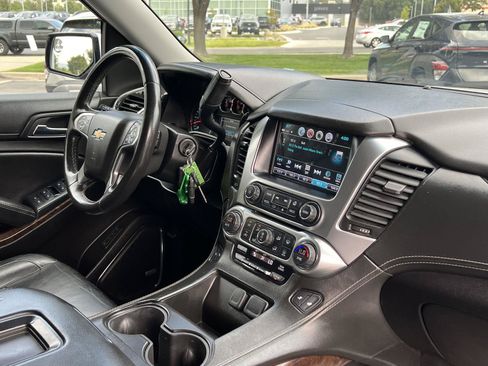 Used 2017 Chevrolet Suburban LT AWD/4WD image 20