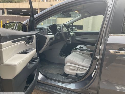 Used 2022 Honda Odyssey EX image 10