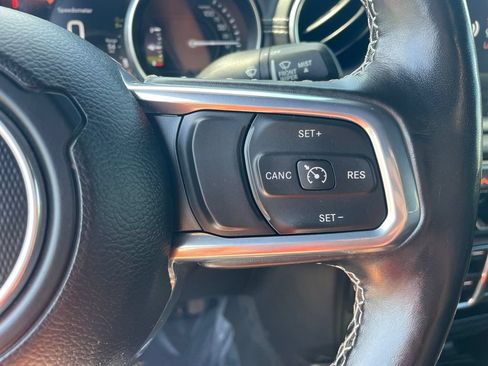 Used 2022 Jeep Wrangler Unlimited Sahara w/ Cold Weather Group AWD/4WD image 30
