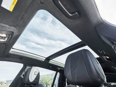 Used 2024 Mercedes-Benz GLS 63 AMG 4MATIC image 46