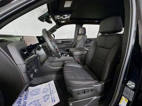 New 2026 Chevrolet Suburban RST w/ RST Capability Package AWD/4WD image 24
