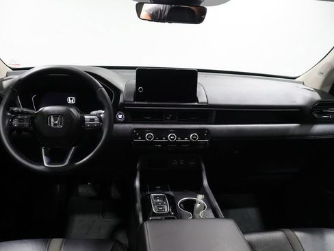 Used 2023 Honda Pilot Touring image 18