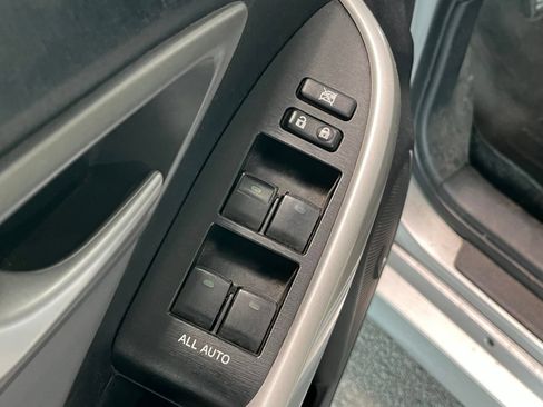 Used 2014 Toyota Prius Prime Advanced FWD image 30