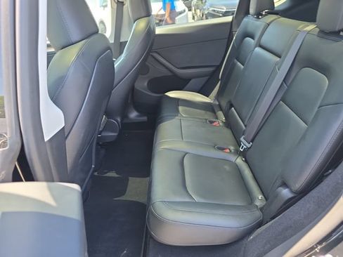 Used 2024 Tesla Model Y Long Range AWD/4WD image 28