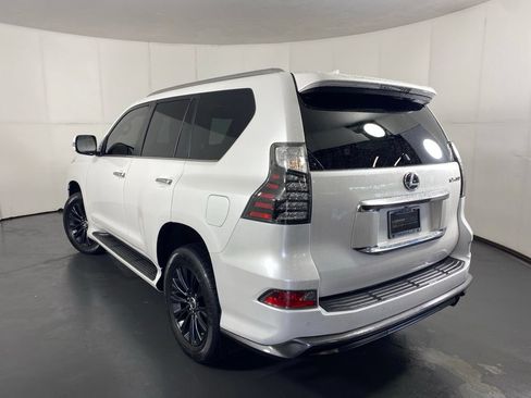 Used 2023 Lexus GX 460 Premium w/ Accessory Package AWD/4WD image 9