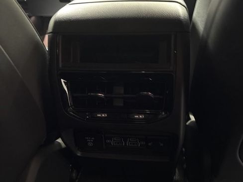 Used 2024 Jeep Grand Cherokee Limited AWD/4WD image 27