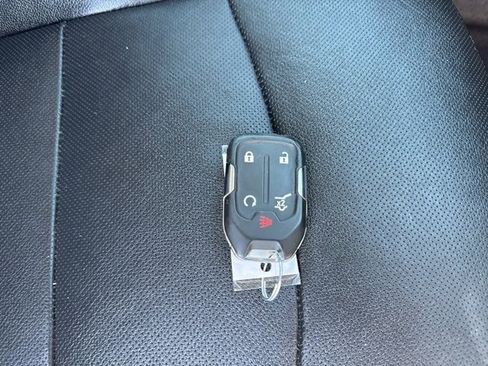 Used 2024 GMC Terrain SLT image 6